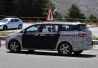 spyshots-2014-kia-sedona-carniaval-loses-some-camo_5-jpg